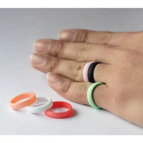 6 women’s Silicone Rings size 6