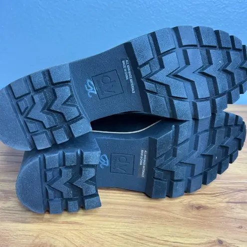 Dolce Vida Tobias Chelsea Boot Womens Size 10 Chunky Lug Sole Pull On Black NEW Black