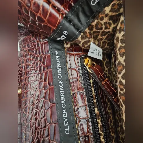 Clever Carriage Hand