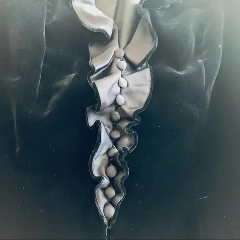 Carmen Marc Valvo black velvet ruffled silk blend fitted jacket size 6