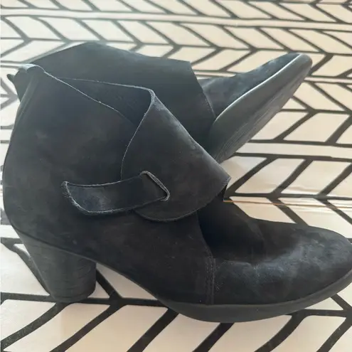 Arche black heeled ankle bootie size 41