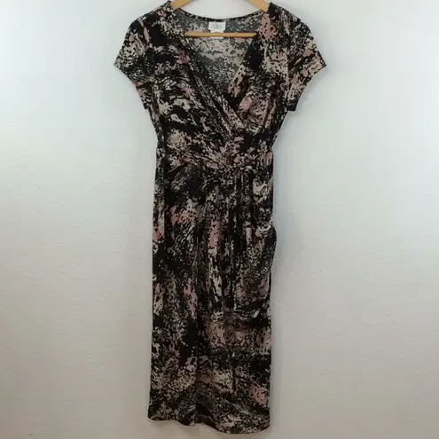 Motherhood Maternity Oh Baby by Motherhood short sleeve faux wrap dress