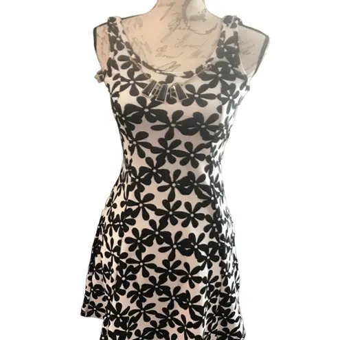 5th & Love 5 & Love Black and White Floral Dress Small