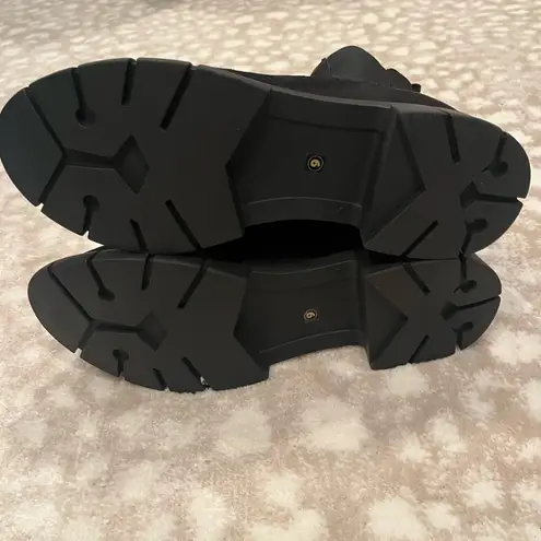 Zigi Soho Chelsea boots NWOT