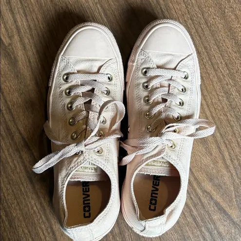 Converse  Size 7.5 Pale Pink Low Top Sneakers Shoes
