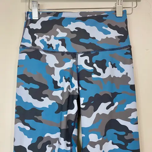 Women’s Camo Athletic Leggings Blue Grey & Black Camo NWOT Multiple