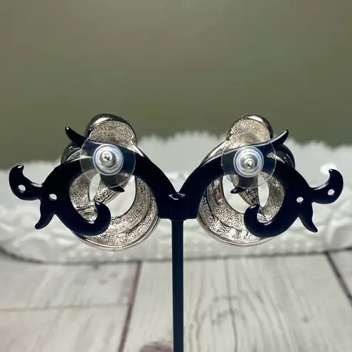 Vintage 70s/80s P.E.P. Erwin Pearl Signed Silvertone Swirl Pierced Earrings Silver