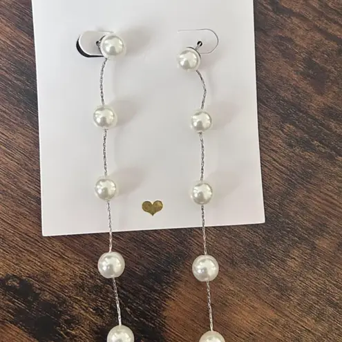 NWOT UNTAMED PETALS BY AMANDA JUDGE Pearl Drop Earrings Bridal Wedding Classic White