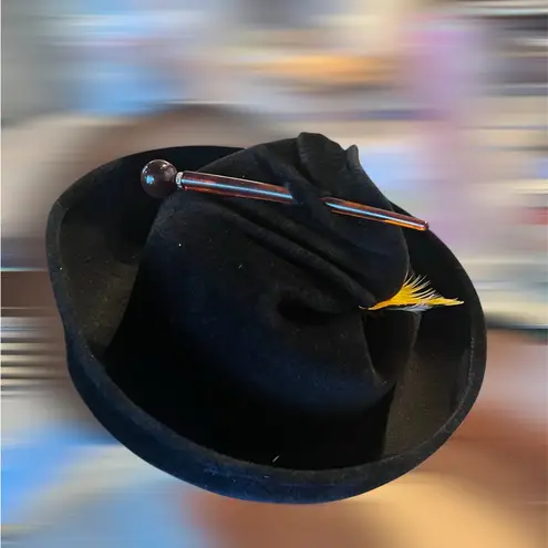 Vintage 1940’s Black Velvet Fascinator Hat Deborah NY Tortoise & Feather Accents