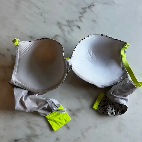 Torrid Curve Leopard Print Bra Neon Trim Adjustable Straps Plus Size 46D Gray