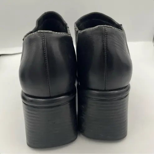 Clarks  leather slip-on ankle black booties women’s Size 7 1/2M