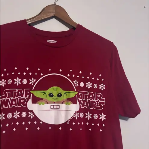 Old Navy Star Wars Baby Yoda Grogu Casual Cool Christmas Holiday T