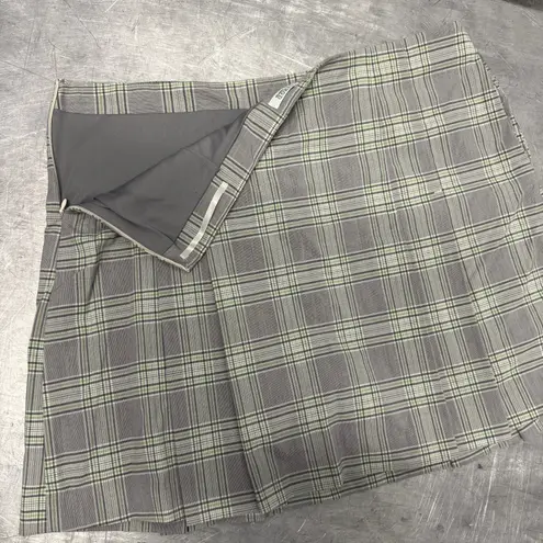 IZOD Xfg Women’s Gray And Green Plaid Golf Skort Size 14
