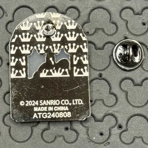 Lounge Fly Sanrio Hello Kitty & Friends Claw Machine Blind Box Pin - chococat