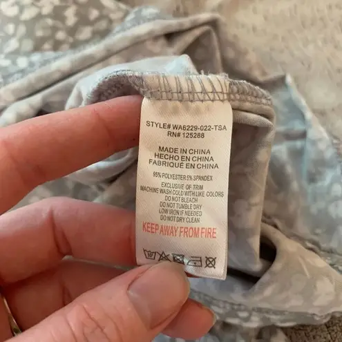 Tahari Floral Lace Sleeve Top Womens XL Gray White Short Sleeve Blouse T-Shirt