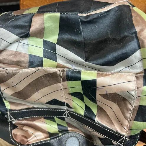 Tignanello Leather Shoulder Bag Black Silver Pebbled Zip Magnet Snap Everyday