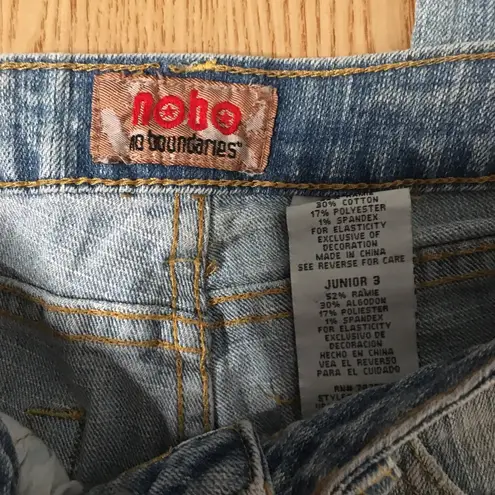 Juniors/Womens NOBO Rhinestones Jeweled Stretchy Distressed Capri Jeans Size 3 Blue