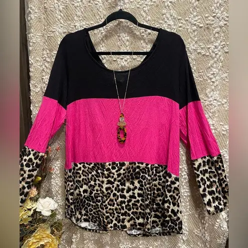 Lovely J Trendy leopard print Modern Top Size XL. Black