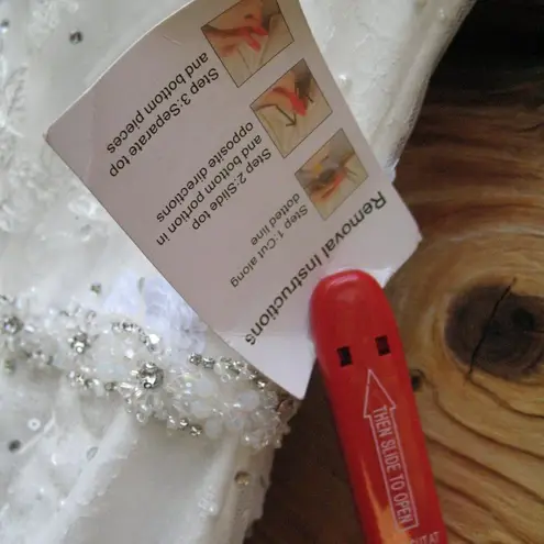 Mac Duggal 79337 Womens White FLORAL EMBELLISHED V-NECK MIDI DRESS SHOULDER BOW