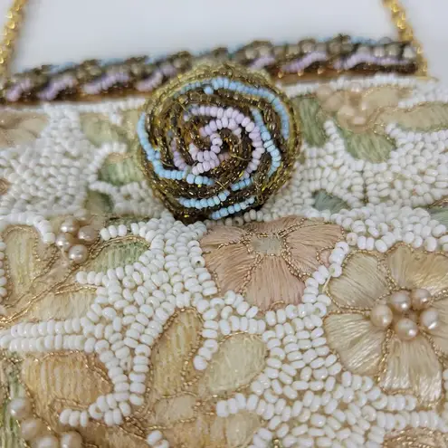 Vintage Womens Change Purse Bag Cream Beaded Floral Embroidery Handbag w/ Mirro