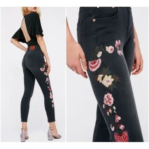 One Teaspoon  - Paradise Scallywags Floral Embroidered Jeans in Black Oak