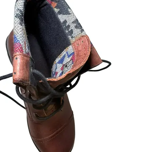 Keen Brown Leather Combat Boots • Fold-Over Aztec Knit Lining • Women’s 6