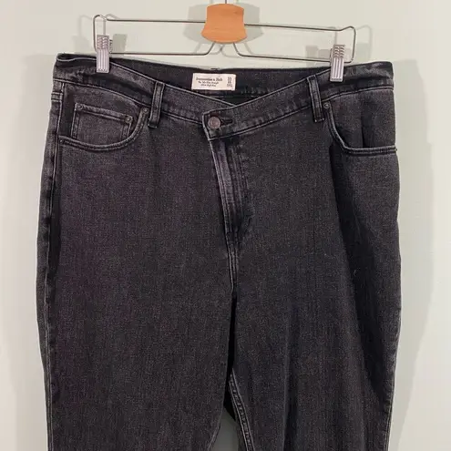 Abercrombie & Fitch A&F Black 90's Slim Straight Criss Cross Waist Ultra High Rise Jeans Size 33/16