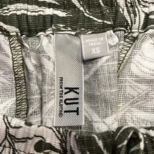 Kut From The Kloth  tropical skirt size xsmall.