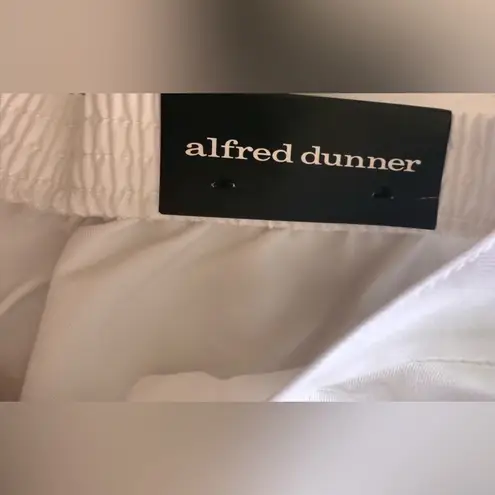 Alfred Dunner Women's White Flat Front Elastic Back Size 22 W