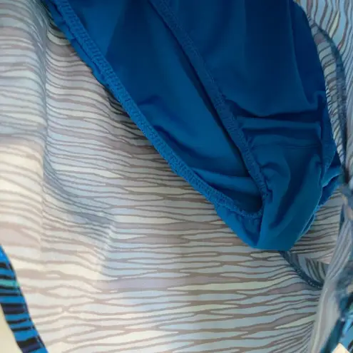 Nike NWOT |  women’s blue print running active shorts —‎ small