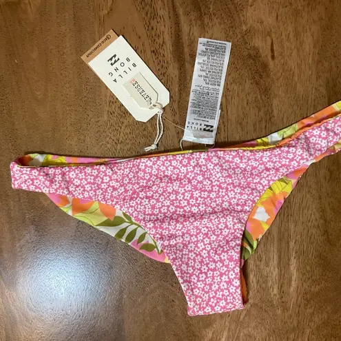 Billabong  Womens Bikini Bottoms NWT Size Medium 10 Multi Color Floral Reversable