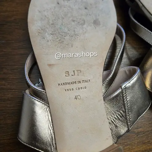 SJP by Sarah Jessica Parker Jinx Crystal Buckle Flat Sandals Gold Size 9