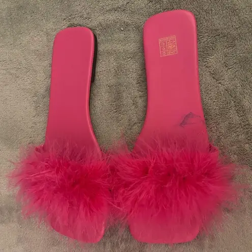 😇Hot Pink Faux Feather Slide Sandals, Size 40/8