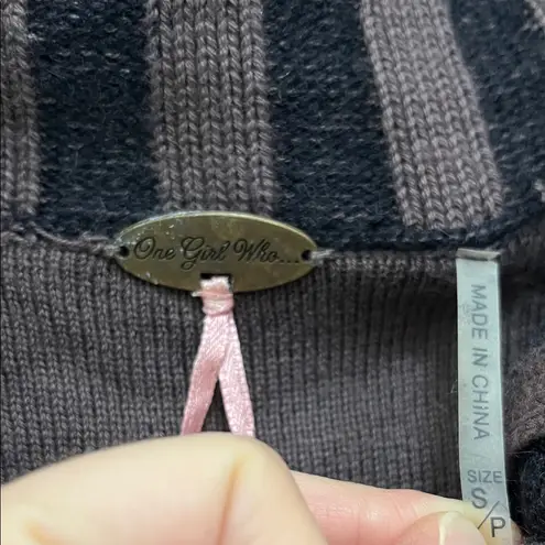 One Girl Who Black Floral Embroidered Full Front Zip Sweater