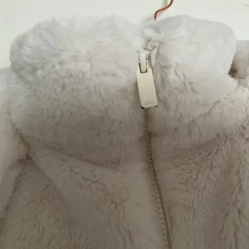 Alo Yoga Faux Fur Foxy Jacket Ivory L