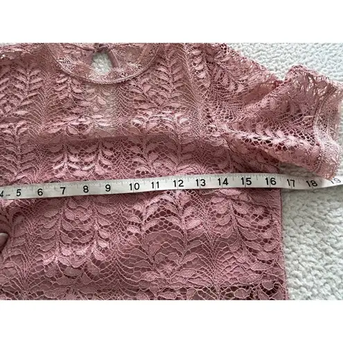 Minuet Short Sleeve Mock Neck Lace Sheath Mini Dress Dusty Pink Size S