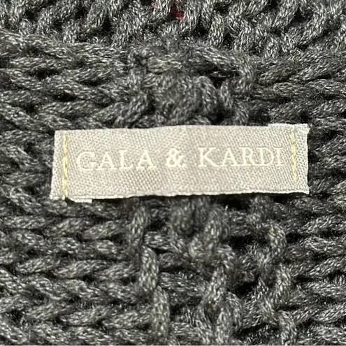 Gala & Kardi Israel Women’s One Size Black Red Hand Made Loose Knit Sweater Size M