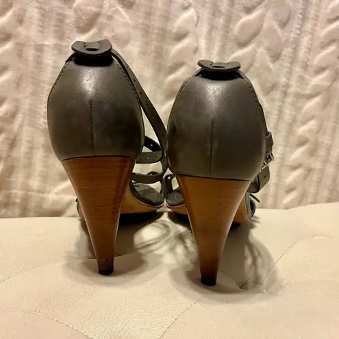 Tod's Grey Leather Detail Ankle Strap Sandal