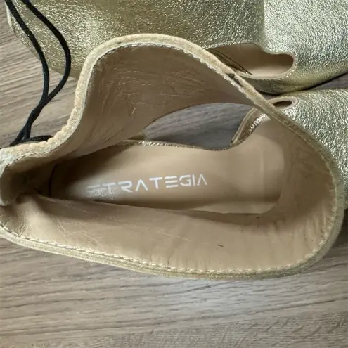 Strategia NWOB Gold Open Toe High Heel Booties Size IT 37/US 7 Gold