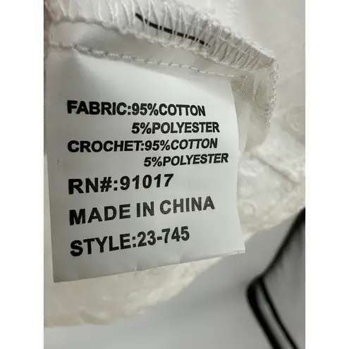 Solitaire Women Top White Embroidery Boho Feminine Floral Cotton Size Small