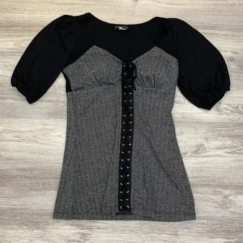Pretty Good Short Elastic Sleeve Tie Down Front Gray & Black Long Stretchy Top L