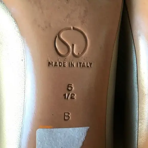 St. John Made in Italy leather block pump