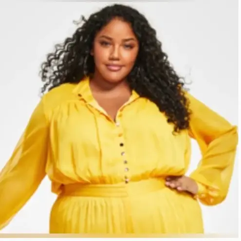 NWOT NINA PARKER Trendy Plus Size Button