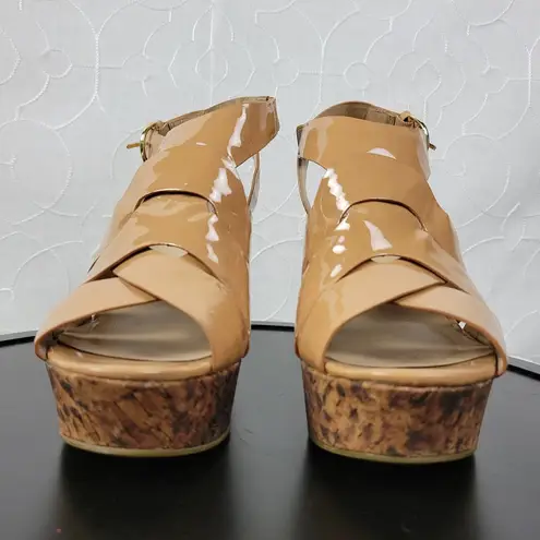 Joan & David Daisleen Womens Sandals Size 7.5 Tan Patent Leather Snakeskin Wedge