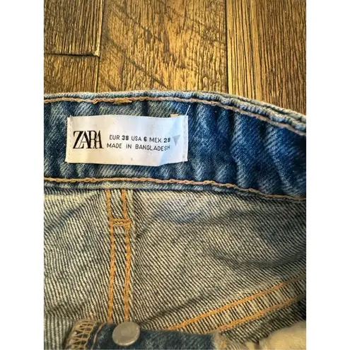 ZARA  cut off jean shorts size 6 cheeky medium wash button fly