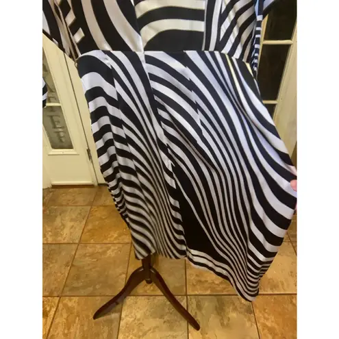 Cache Women's  silk Dress Size 4 Black & White