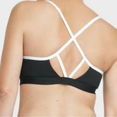 All In Motion  Women's Seamless Large Sports Bra Black And White.  LATH063