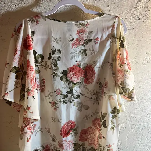 Pink Flutter Sleeve Blouse with Ruffled Style and Short Sleeves Size XL