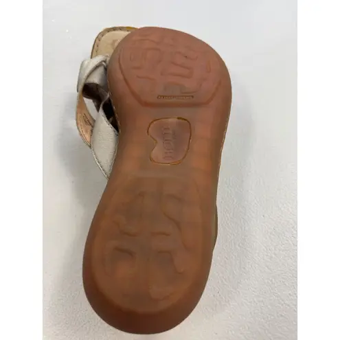 Born Women's Leather Flower Thong Sandals Slides Beige Size 9M Casual Comfort Tan