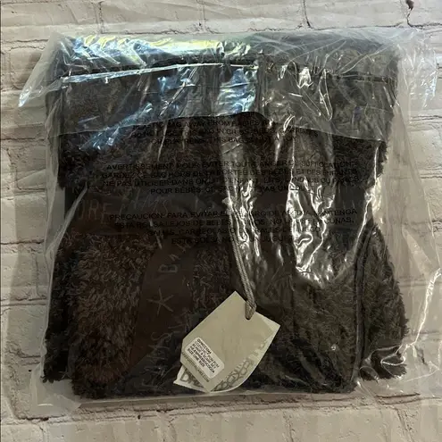 Barefoot Dreams NWT CozyChic Pom Pom Beanie & Scarf Gift Set Espresso/Cocoa OS